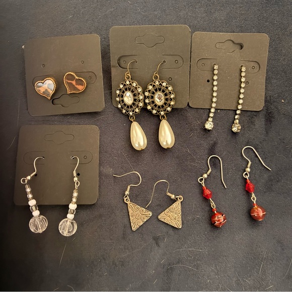 Jewelry - Lot of 6 pair of earrings